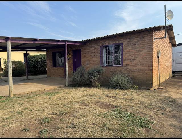 2 BEDROOM FREEHOLD FOR SALE IN MPOPHOMENI
